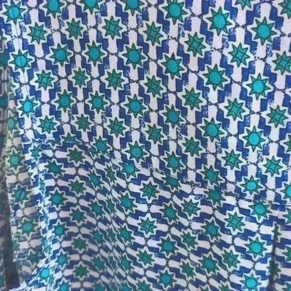 MAURICES | Women's White/Turquoise/Blue Sleeveless V-Neck Blouse - Picture 5 of 5